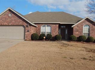 450 Sunset Dr, Cave Springs, AR 72718