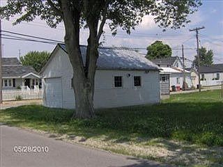 4th image of 33 Greenlawn Ave