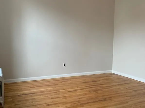 165 West 4th Street image 3 of 7