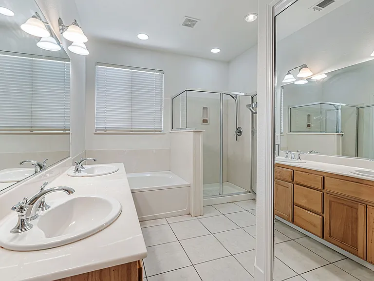 118 Copper Beech Gln — Photo 33