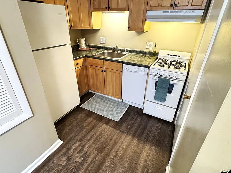 420 E. 13th Ave — Photo 12