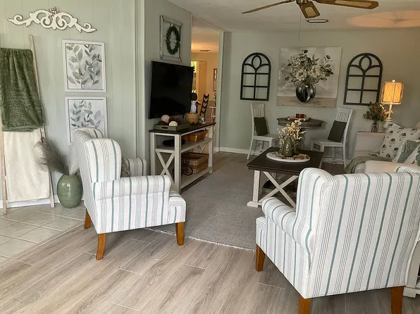 14 La Mesa Ln, Port Saint Lucie, FL 34952