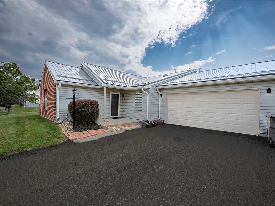1st image of 302 Brookstone Ct