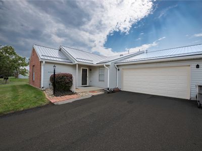 302 Brookstone Ct, Butler, PA, 16001