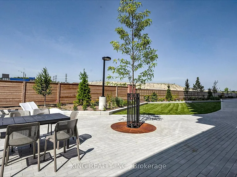 2545 Simcoe St N #2217 — Photo 24