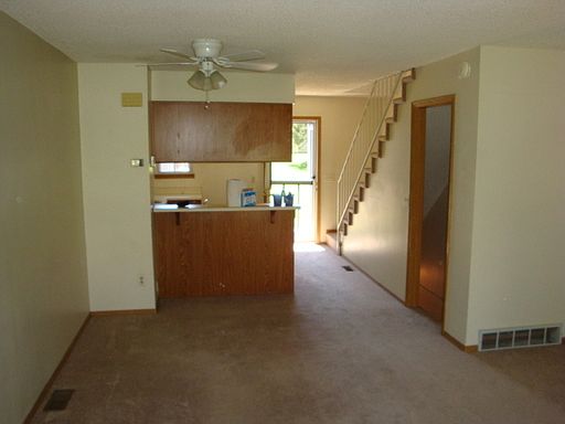 3rd image of 3445 Queen Anne Way