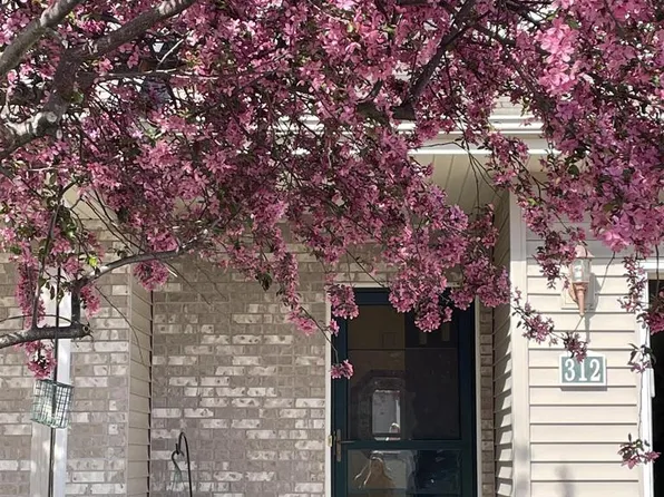 312 Alpine Meadow Circle, Oregon, WI 53575