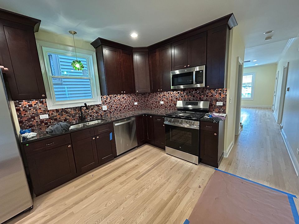 1st image of 3471 N Kedzie Ave Floor 1