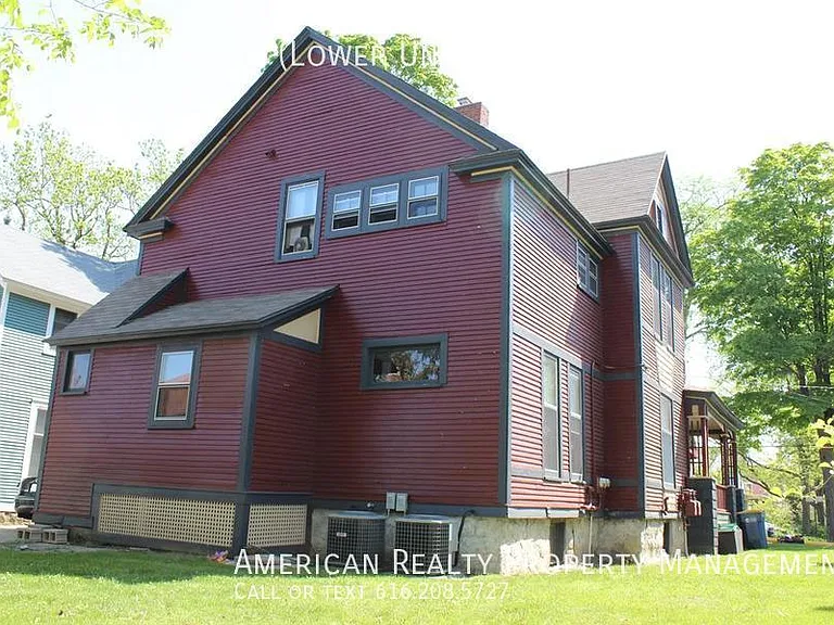 333 Eureka Ave SE — Photo 12