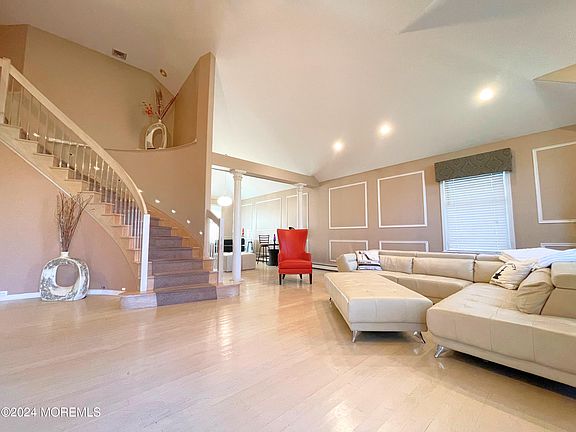 2nd image of 1574 N Bay Avenue