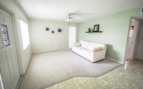 4th image of 2113 Lakeview Dr APT 4C