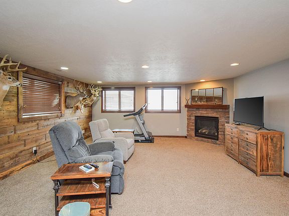 5th image of 2504 E Carlyle Cir
