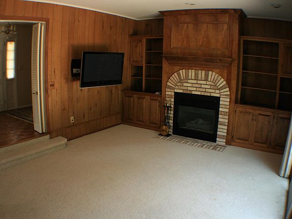 5th image of 1308 W Chicago Blvd