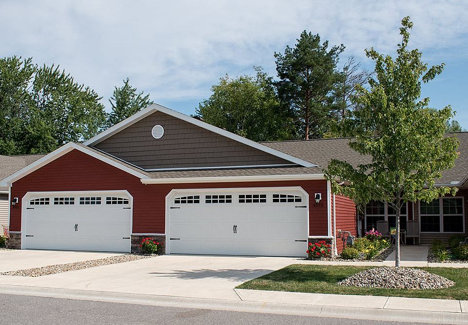 Charming Neighborhood Setting