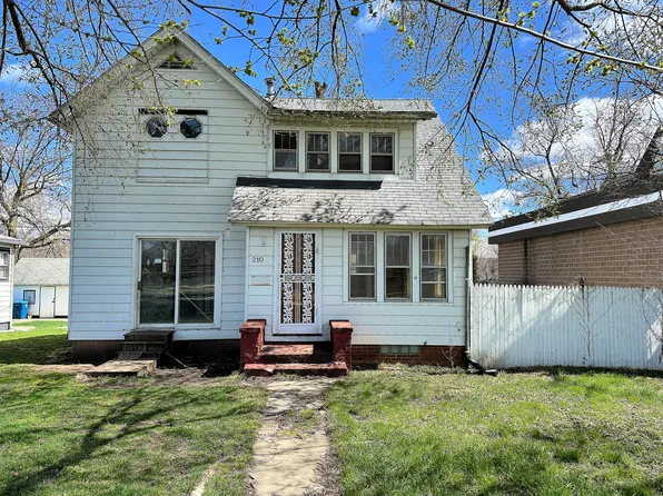 210 S Mill St, Pontiac, IL 61764