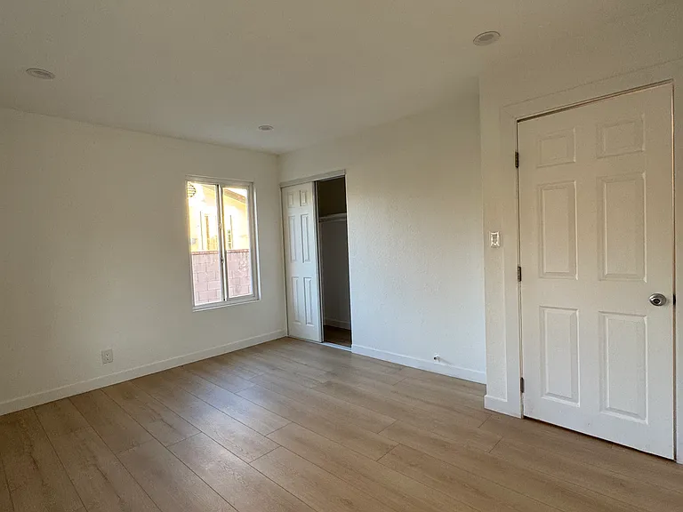 10427 Kewen Ave — Photo 12
