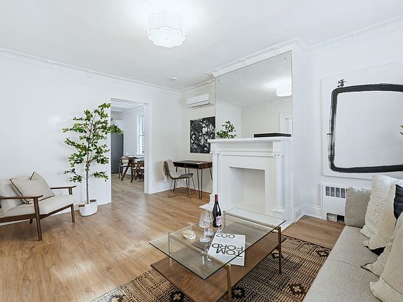 3rd image of 114 Oak St