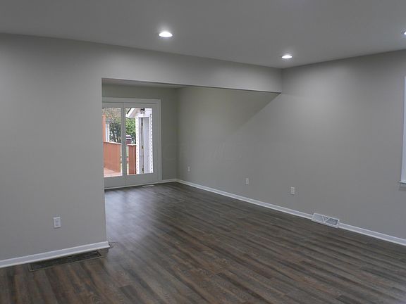 3rd image of 1711 Blue Ash Pl