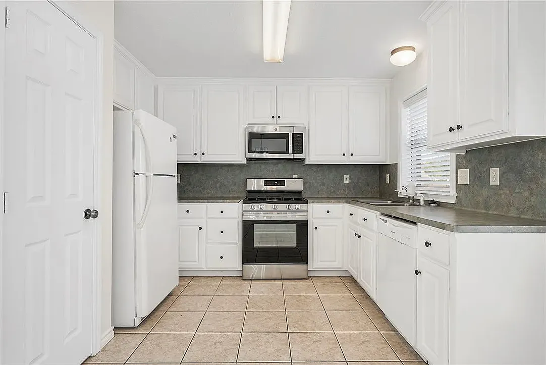 4 bed, 1727 sqft, $650 — Photo 3