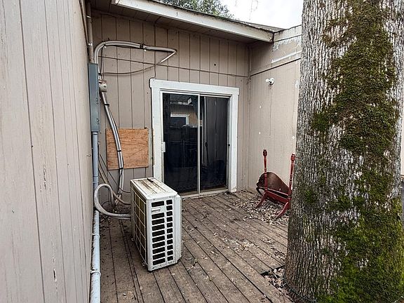 3rd image of 5706 Jones Ave