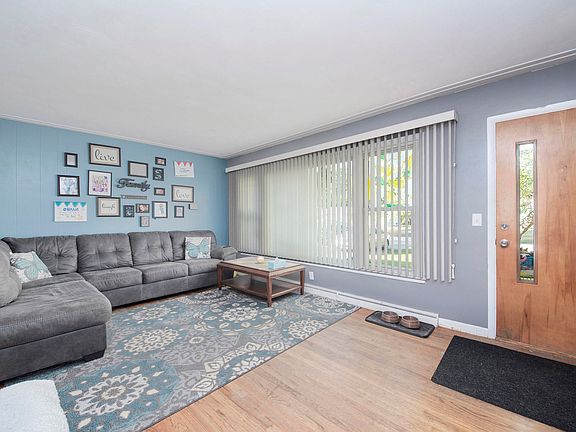 3rd image of 526 Gingham Ave