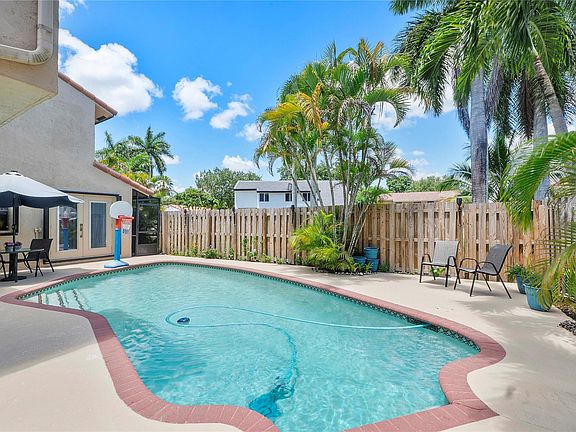2nd image of 2920 E Aviary Drive
