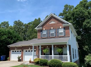 4863 Sage Meadow Cir, Hickory, NC 28601