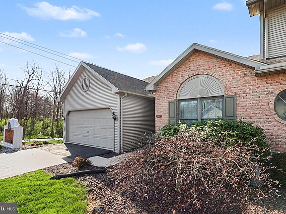 2nd image of 6401 Whisper Wood Ln