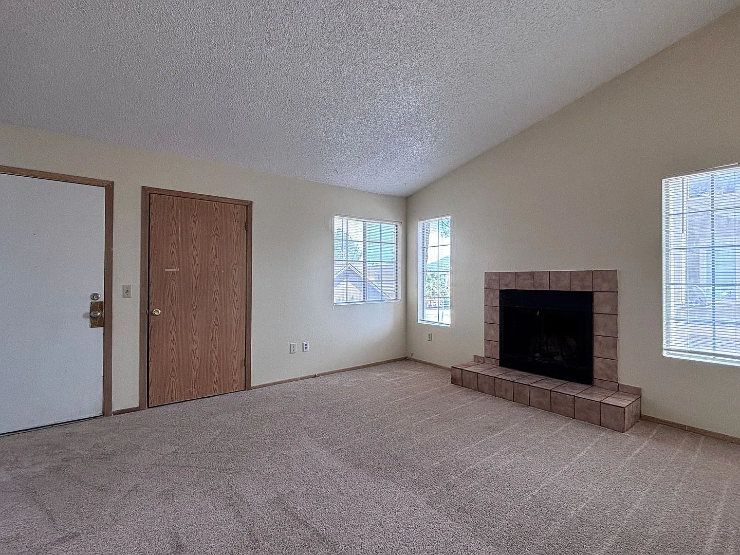 2686 Aarondavid Dr. — Photo 3