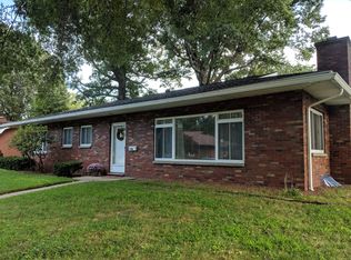 18 Edgewood Park Dr, Parkersburg, WV 26104