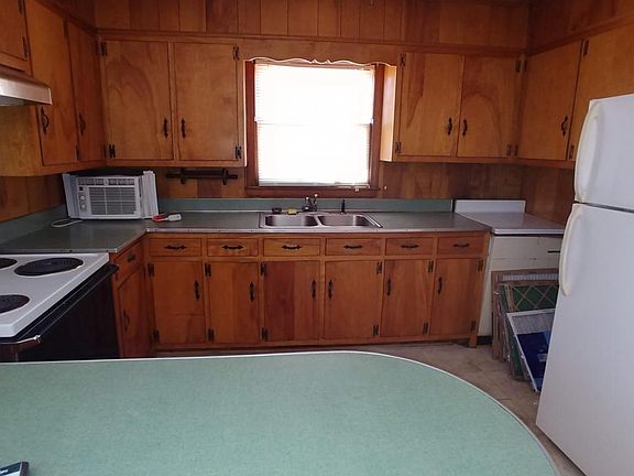 3rd image of 501 Oakwood Ln