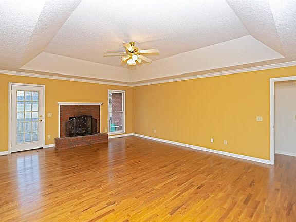 2nd image of 124 Tessie Dr SE