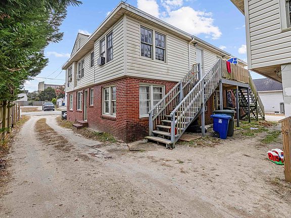 3rd image of 1704 Hillside Dr. S