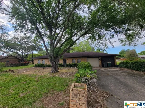 (undisclosed Address), Victoria, TX 77904