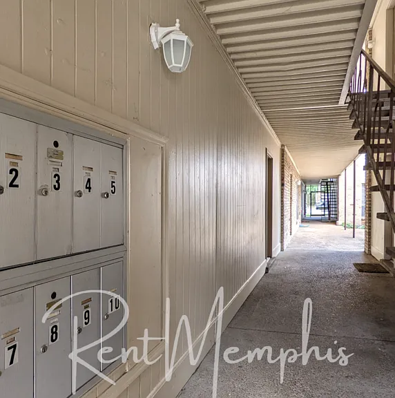 358 E Pkwy N #4 — Photo 12