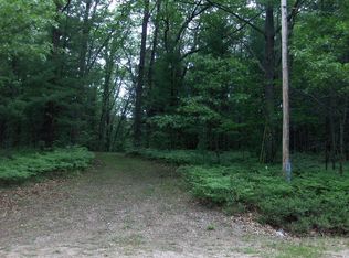 638 N Ridgeview Dr, Houghton Lake, MI 48629