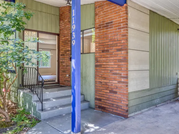 11939 Dover St, Maple Ridge, BC V2X 5P6