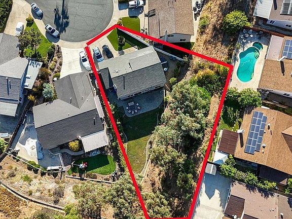 2nd image of 1695 Arnheim Ct