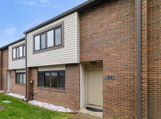 105 Springwater Ct, Coraopolis, PA 15108