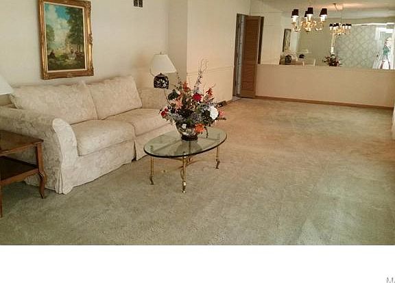 2nd image of 1658 Beaucaire Dr
