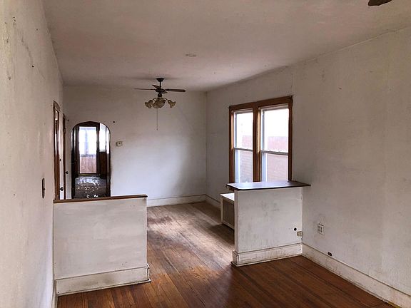 3rd image of 5520 W Drummond Pl
