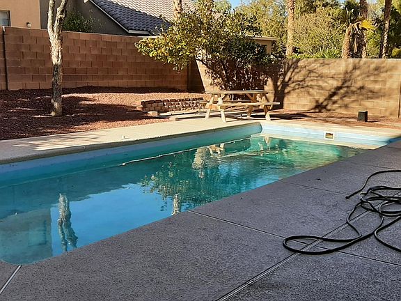3rd image of 11253 Campanile St