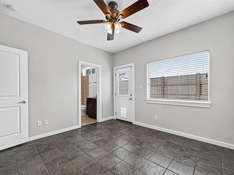 2352 Sperber Ln — Photo 18