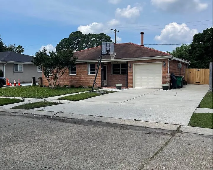 3110 Ridgeway Dr — Photo 1