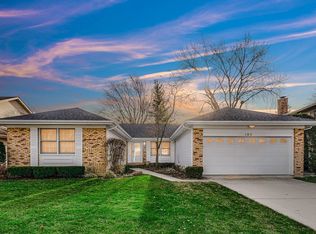 105 Hamilton Pl, Vernon Hills, IL 60061