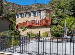 701 Country Club Dr, Burbank, CA 91501