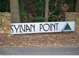 11 Quarry Dock Rd, Branford, CT 06405