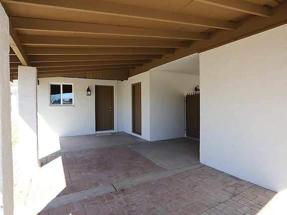 5th image of 2901 E Voltaire Ave