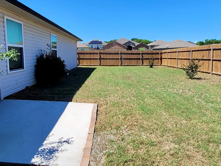 1101 Ironstone Dr — Photo 5