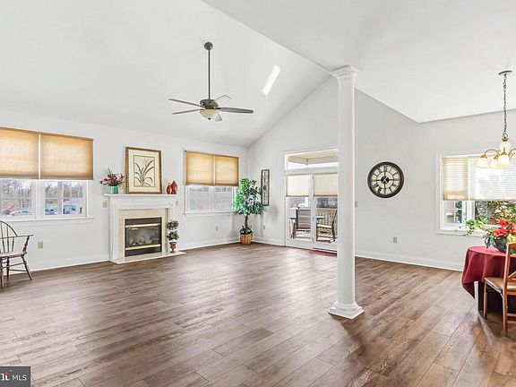 5th image of 211 Brookridge Ct